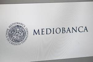Mediobanca: Μειώνει τις τιμές στόχους σε Εθνική και Alpha, σταθερή η Πειραιώς