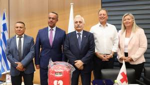 Helleniq Energy: Προσέφερε 11 υπερσύγχρονους απινιδωτές στον Ελληνικό Ερυθρό Σταυρό