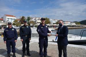 Το πρώτο από τα 15 νέα περιπολικά σκάφη με σύγχρονο ιατρικό εξοπλισμό παρέδωσε στη Σκιάθο ο ΥΝΑΝΠ Γ. Πλακιωτάκης