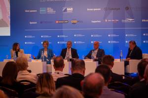 Το Posidonia Sea Tourism Forum 2025 ξεκίνησε δυναμικά στο Ηράκλειο, καθώς ο κλάδος της κρουαζιέρας χαράζει βιώσιμη πορεία