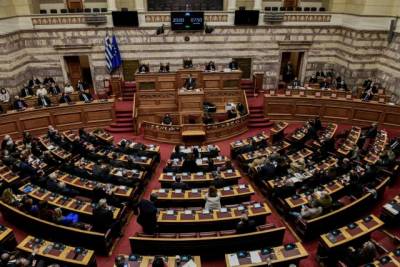 Βουλή: Εγκρίθηκε κατά πλειοψηφία το ν/σ για την υποδοχή και προστασία προσφύγων και μεταναστών