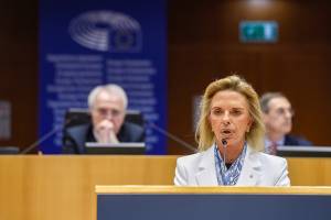 Ευρωκοινοβούλιο: Πρόεδρος της Επιτροπής Μεταφορών και Τουρισμού η Ελίζα Βόζεμπεργκ - Τρίτη αντιπρόεδρος η Έλενα Κουντουρά