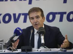 Μ. Χρυσοχοΐδης: «Βραχιολάκι» σε όλους τους υποδίκους για ενδοοικογενειακή βία που τίθενται υπό περιοριστικούς όρους