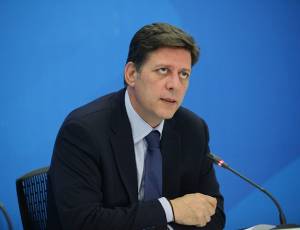 Μ. Βαρβιτσιώτης: Δεν είναι δυνατό υποψήφιες προς ένταξη χώρες να απειλούν χώρες-μέλη της ΕΕ με πυραυλικές επιθέσεις