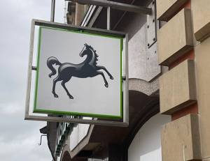Lloyds: Εκτινάχθηκαν τα κέρδη προ φόρων στο γ΄ τρίμηνο