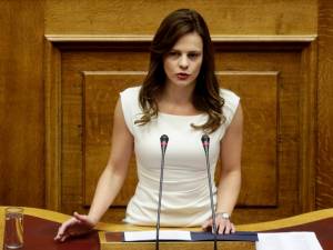 Ε. Αχτσιόγλου για market pass: Απρόσφορη και προσβλητική απόπειρα εξαγοράς