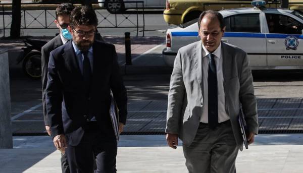 Ο Χρ. Σπίρτζης καταγγέλλει παρακολούθηση του κινητού του με Predator