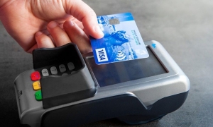Το μερίδιο των ανέπαφων συναλλαγών με Visa αυξήθηκε περισσότερο από 25%