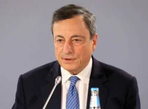 Fitch: Πολιτική αβεβαιότητα στην Ιταλία προμηνύει η παραίτηση Ντράγκι