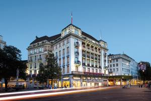 Η Credit Suisse σχεδιάζει την πώληση του ξενοδοχείου Savoy στην Ελβετία