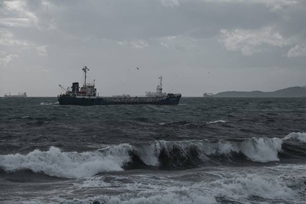 Απαγορευτικό απόπλου σε Πειραιά, Ραφήνα και Λαύριο λόγω 9 μποφόρ