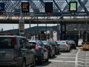 Τουλάχιστον 65.385 οχήματα πέρασαν τα διόδια Ελευσίνας και Αφιδνών - Κίνηση και στα λιμάνια
