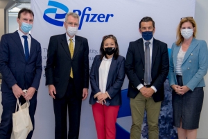 Επίσκεψη του Πρέσβη των ΗΠΑ στο Κέντρο Ψηφιακής Καινοτομίας της Pfizer