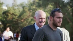 Με κατάγματα στα πλευρά έπειτα από τροχαίο νοσηλεύεται ο γιος του Γιώργου Παπανδρέου