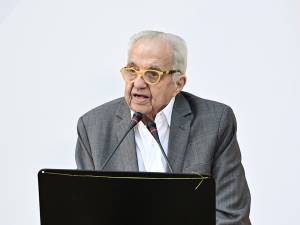 Πέθανε ο Αλέκος Φλαμπουράρης σε ηλικία 87 ετών