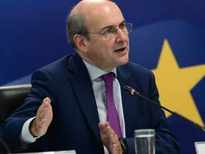 Χατζηδάκης: Στις Βρυξέλλες για τις συνεδριάσεις Eurogroup και Ecofin