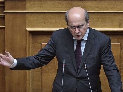 Χατζηδάκης προς αντιπολίτευση: «Είστε με τους δανειολήπτες ή με τους servicers;»