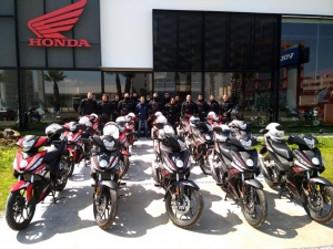 Όμιλος Σαρακάκη: Παραχωρεί 15 νέα Honda Supra GTR150 στον Δήμο Αθηναίων