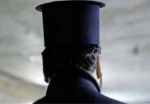 Λάρισα: Συνελήφθη στα ΚΤΕΛ ο ιερέας που καταδικάστηκε για υπεξαίρεση 3,8 εκατ. ευρώ