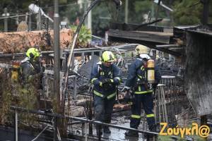 Υπό μερικό έλεγχο η πυρκαγιά στο Μετς