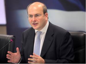Όλα τα νέα μέτρα του πολυνομοσχεδίου: Μισθοί Δημοσίου - Αφορολόγητο - Παράταση market pass - Youth Pass