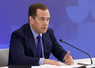 Μεντβέντεφ: Οι πόλεμοι τελειώνουν γρήγορα είτε μέσω συνθήκης ειρήνης είτε μέσω χρήσης πυρηνικών όπλων