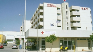 Γιατρός πήδηξε στο κενό από μπαλκόνι του 3ου στο Θριάσιο