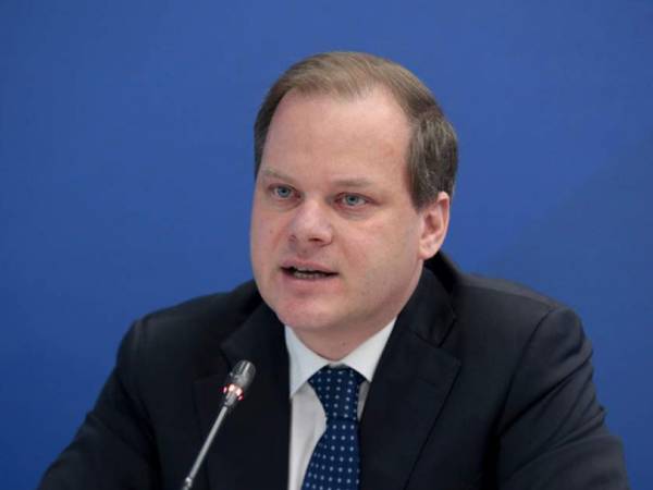 Καραμανλής: 1.000 ευρώ αποζημίωση στους επιβάτες Αθήνα- Θεσσαλονίκη και Θεσσαλονίκη-Αθήνα
