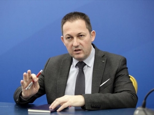 Θετική στον κορωνοϊό η σύζυγος του κυβερνητικού εκπροσώπου Στέλιου Πέτσα