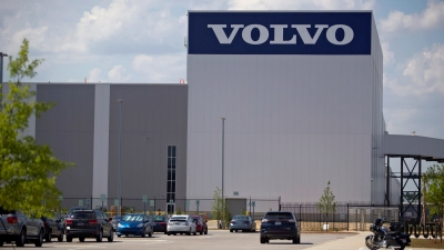 Volvo: Προχωρεί σε περικοπές 1.300 θέσεων εργασίας