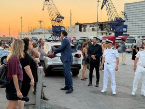 Β. Κικίλιας από λιμάνι Πειραιά για την επιστροφή των ταξιδιωτών: «Προασπίζουμε, στηρίζουμε και ενισχύουμε τα νησιά μας, τον τουρισμό, την ακτοπλοΐα και την οικονομία της χώρας μας»