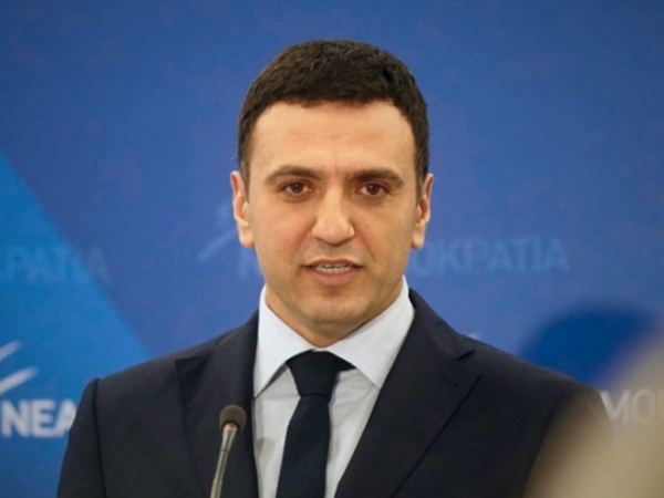Β. Κικίλιας: Τα ακυρωμένα ραντεβού εμβολιασμού θα καλύπτονται από λίστα αναμονής