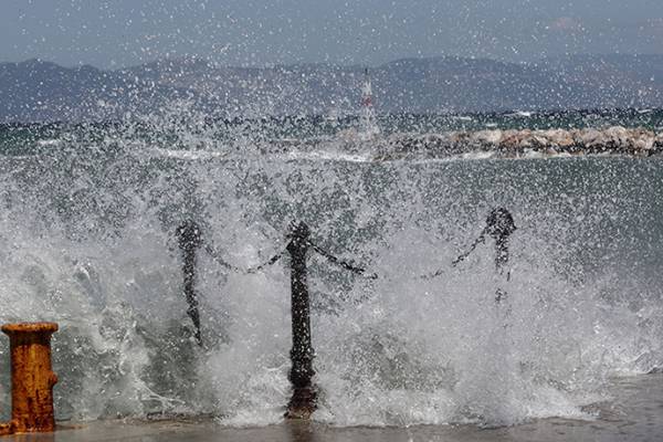 Έκτακτο δελτίο επιδείνωσης του καιρού με ισχυρές βροχές και καταιγίδες – Ποιες περιοχές θα επηρεαστούν