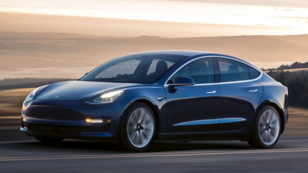 Ολοκαίνουριο Tesla Model 3 ταξινομήθηκε στην Πειραιά