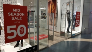 Ξεκίνησαν σήμερα οι ενδιάμεσες φθινοπωρινές εκπτώσεις