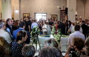 Πλήθος κόσμου στην κηδεία του 36χρονου Αντώνη