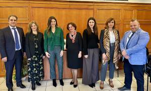 Υδρόγειος Ασφαλιστική: Συνάντηση με την Υπουργό Κοινωνικής Συνοχής και Οικογένειας για την έρευνα «Οικογένεια και Σύγχρονη Ελληνική Κοινωνία»