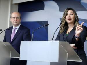 Αυξάνεται το επίδομα γέννησης στα 2.400 ευρώ από 2.000 ευρώ – Η αύξηση θα ισχύσει αναδρομικά από το 2023