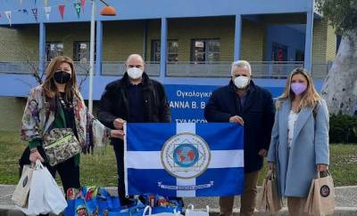 Διεθνής Ένωση Αστυνομικών: Πρόσφεραν δώρα στα παιδιά που νοσηλεύονται στο ίδρυμα «ΕΛΠΙΔΑ»