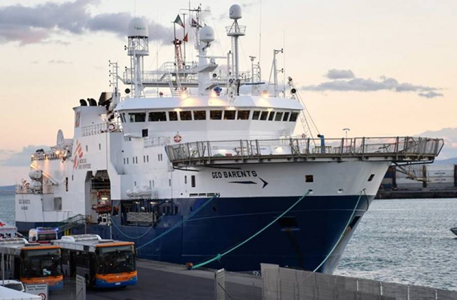 Ιταλία: Μετά το Humanity 1 και το πλοίο Geo Barents με 572 μετανάστες και πρόσφυγες εισήλθε στο λιμάνι της Κατάνης
