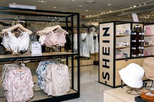 Γαλλία: Πρόστιμο 22 εκατ ευρώ στη Shein για παραβάσεις διατάξεων περί προστασίας καταναλωτή