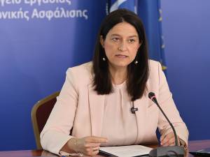 Ν. Κεραμέως: Ποιοι κερδίζουν από τα 920 ευρώ, τι αλλάζει σε μισθούς και ψηφιακή κάρτα εργασίας