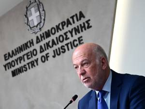 Γιώργος Φλωρίδης: Προσωρινή κράτηση ή «βραχιολάκι» για τους δράστες ενδοοικογενειακής βίας