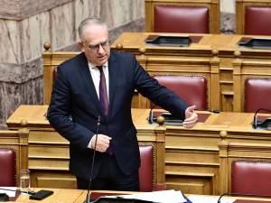 Θεοδωρικάκος: Νομοθετική παρέμβαση για τις αυξήσεις στα ασφάλιστρα υγείας