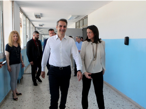 Στο 7ο Γυμνάσιο Αθηνών ο Κυριάκος Μητσοτάκης