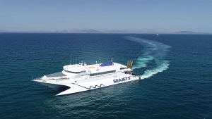 Η SEAJETS με το AQUA JEWEL μετέφερε ισχυρή πυροσβεστική δύναμη στη Σάμο