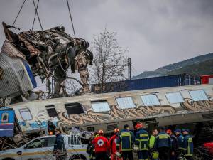 Τραγωδία στα Τέμπη: Οι συγγενείς των θυμάτων μήνυσαν Μητσοτάκη, Καραμανλή και άλλα πολιτικά στελέχη