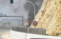 Φωτιά σε βυτιοφόρο με 7 τόνους υγραέριο στην Αθηνών – Κορίνθου