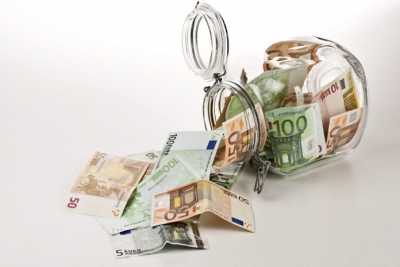 Σταθερά τα επιτόκια καταθέσεων και δανείων τον Απρίλιο