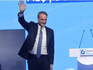 Μητσοτάκης από συνέδριο ΝΔ: «Το δίλημμα της επόμενης κάλπης θα είναι “Μητσοτάκης ή όλοι οι άλλοι”»